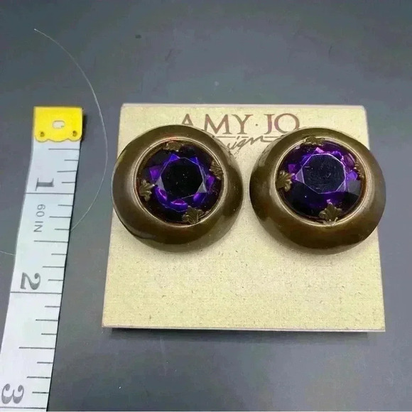 VGT AMY JO New York Signed Earrings Purple Rhinestone Gold-tone Back Clip-on - Picture 8 of 11